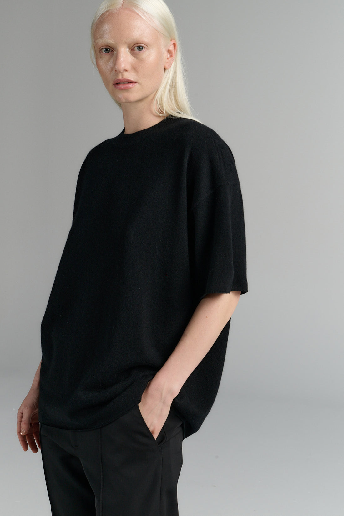 Rhea merino/cashmere knit t-shirt black