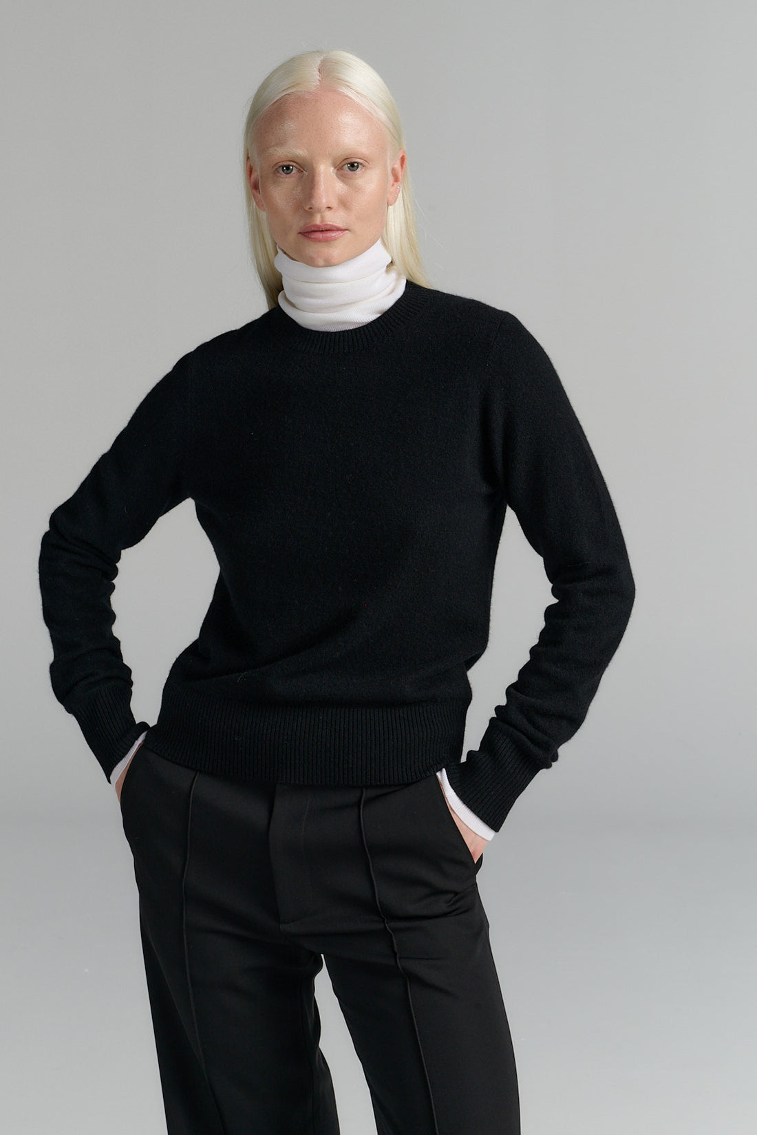 Rhea merino/cashmere crew neck black