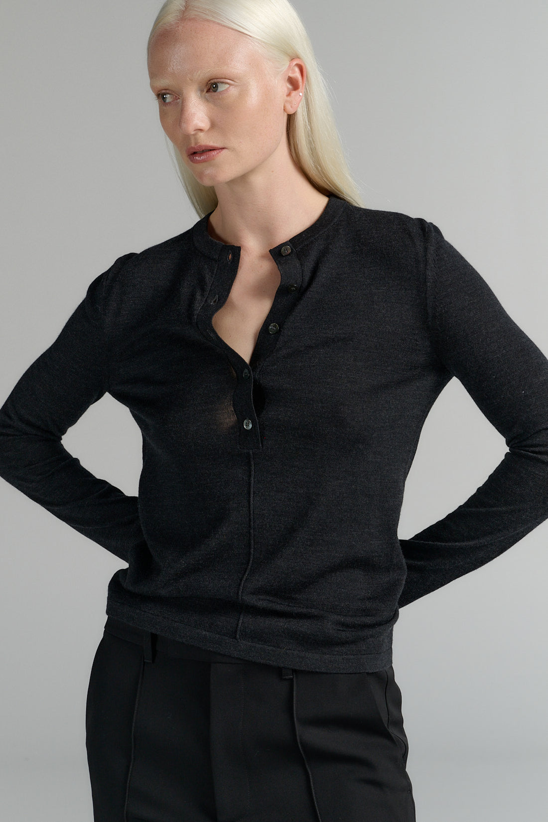 Rhea merino henley knit dark grey