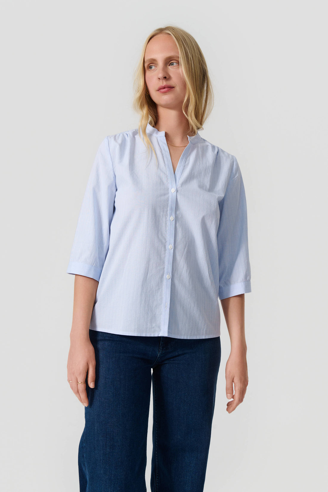 Caroline shirt light blue stripe