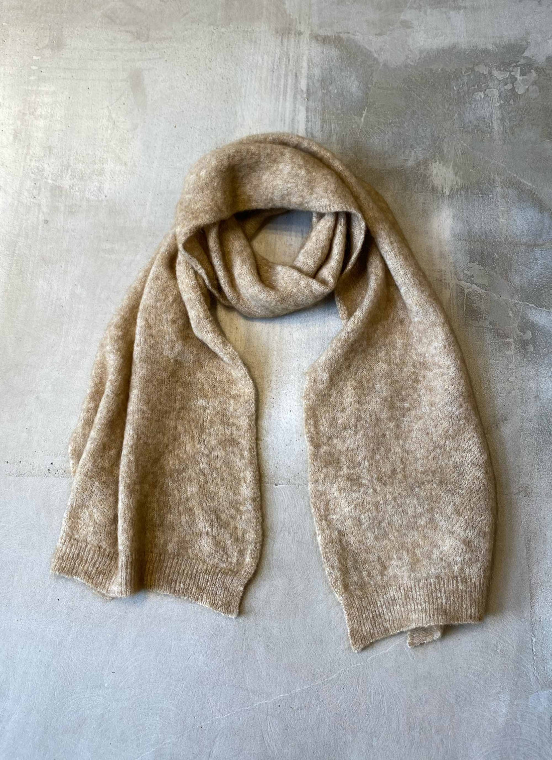 Nora scarf camel