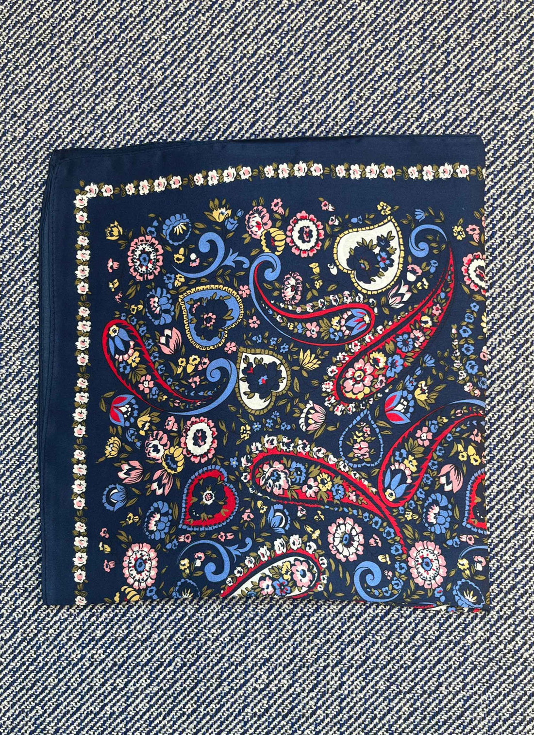 Silk scarf navy/red/rose paisley