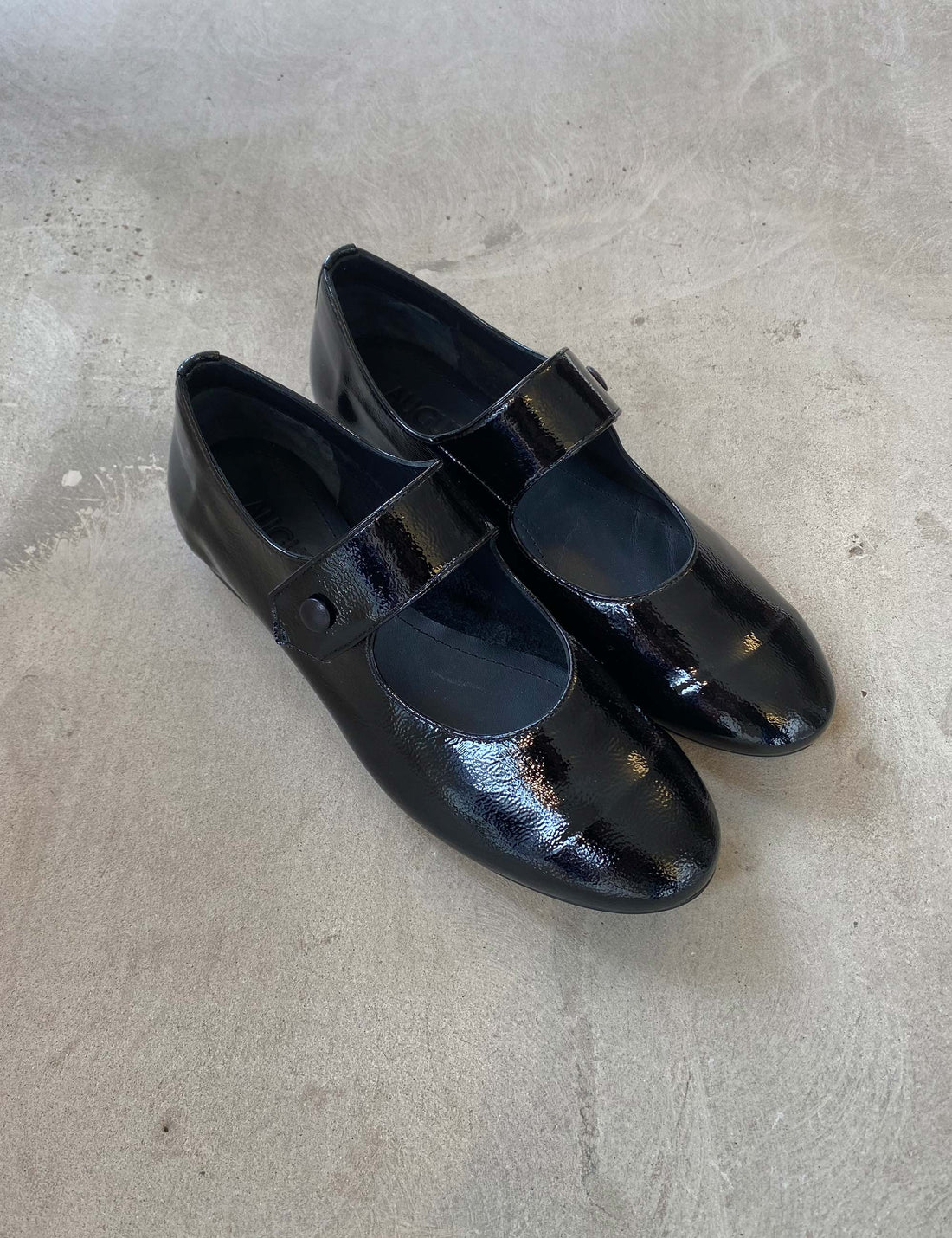 Greta mary janes black patent leather
