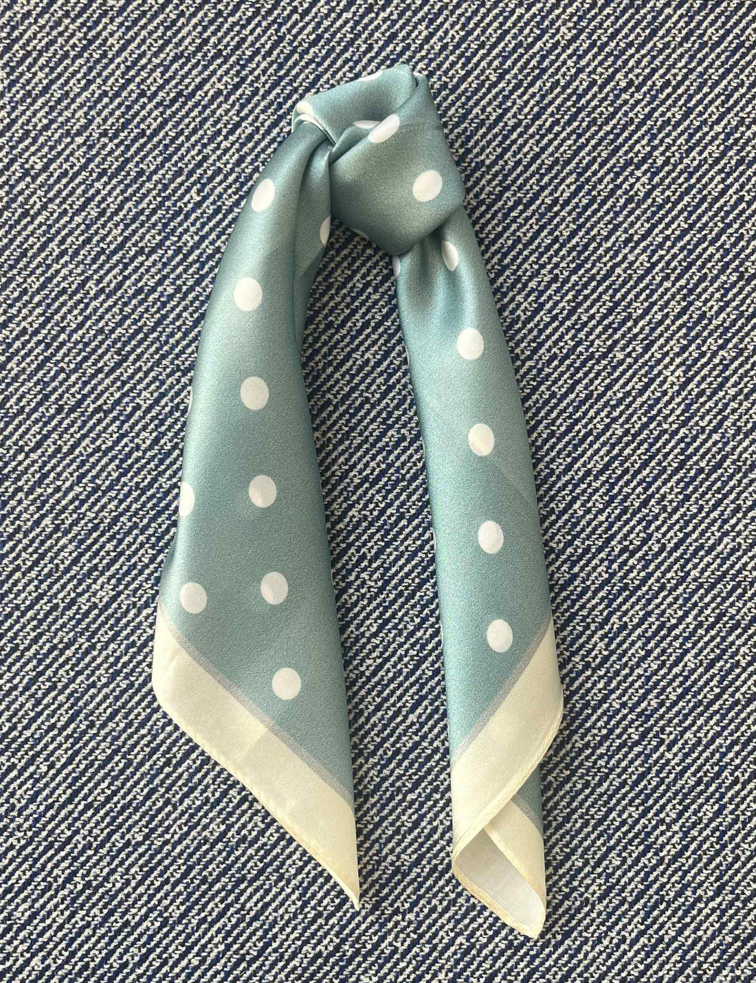Silk scarf light blue/cream dots