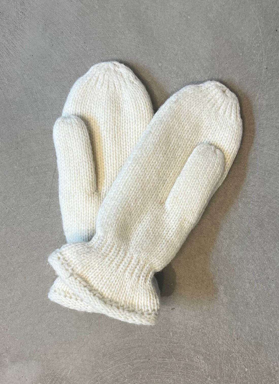 Basic wool mitt off white