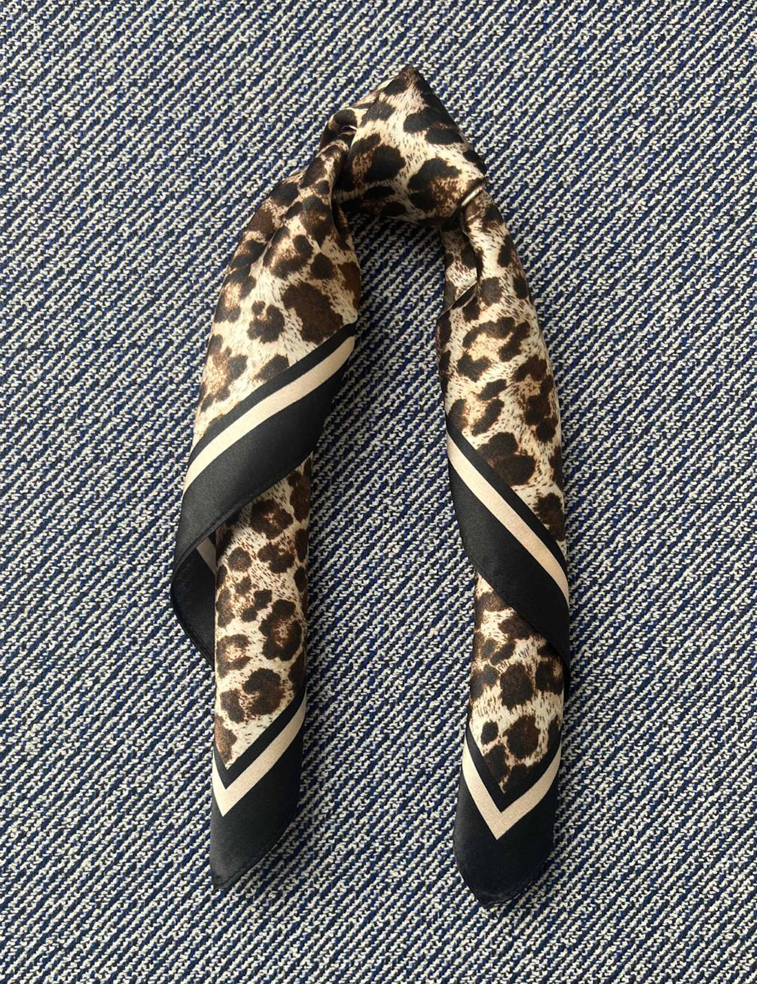 Silk scarf leopard