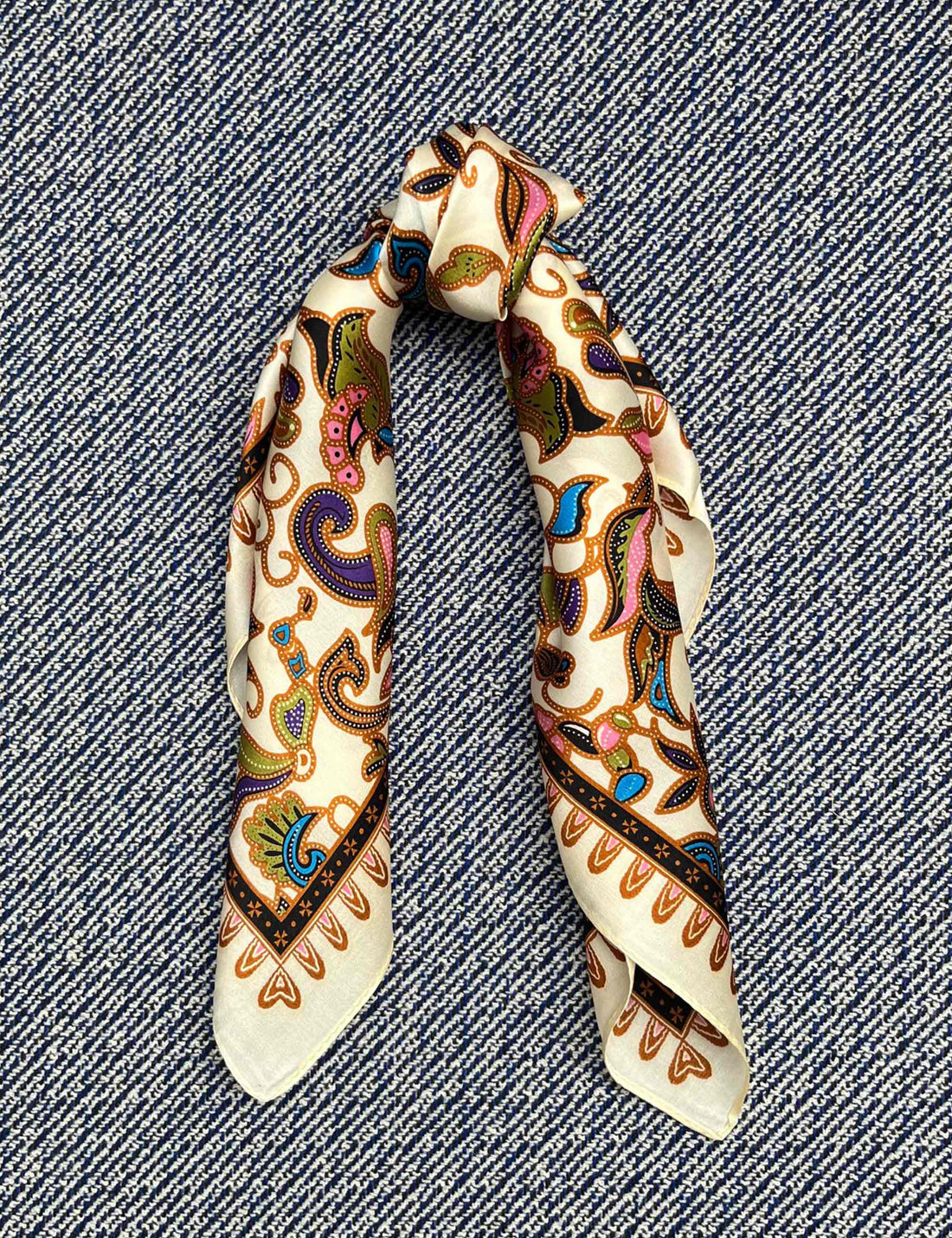 Silk scarf vanilla/multi paisley