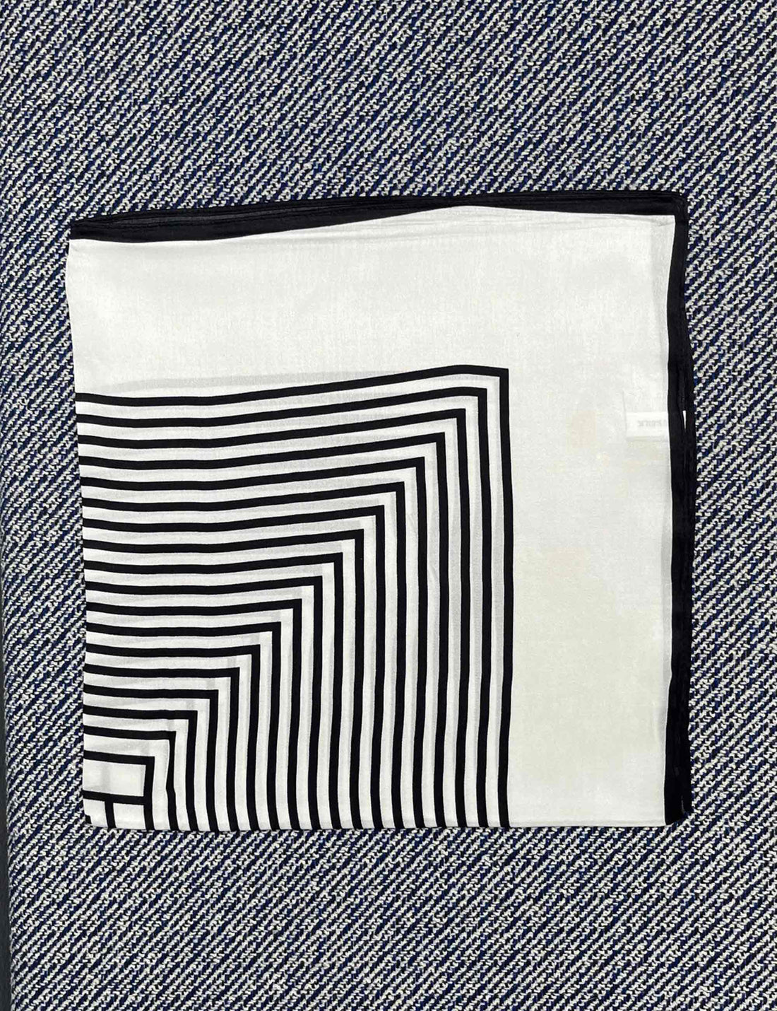 Silk scarf off-white/black graphic stripes