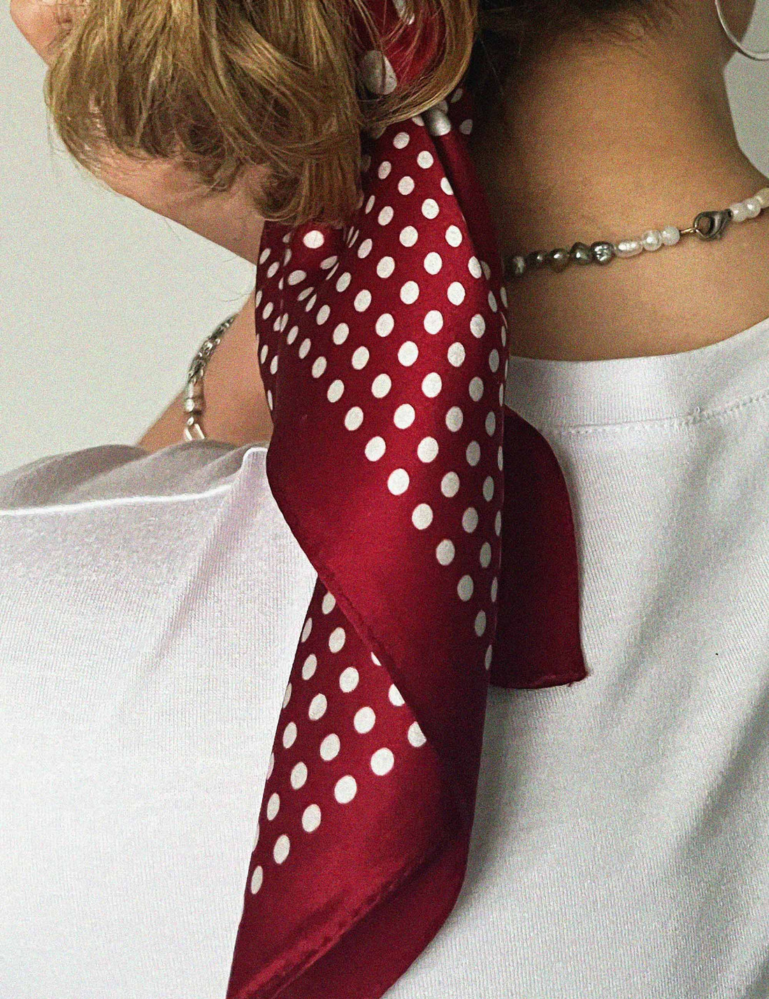 Silk scarf red/off-white dots