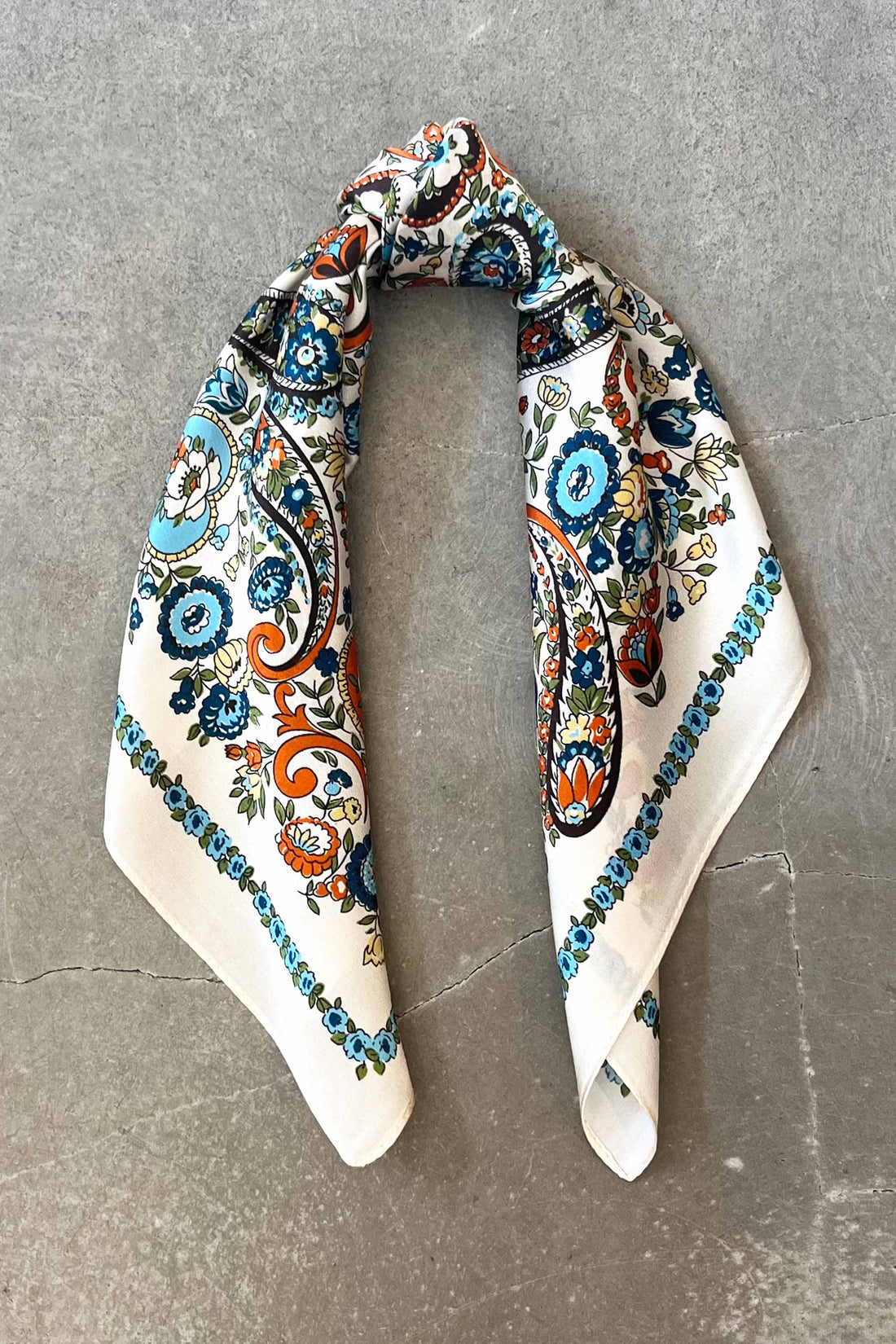 Silk scarf vanilla/blue/orange paisley