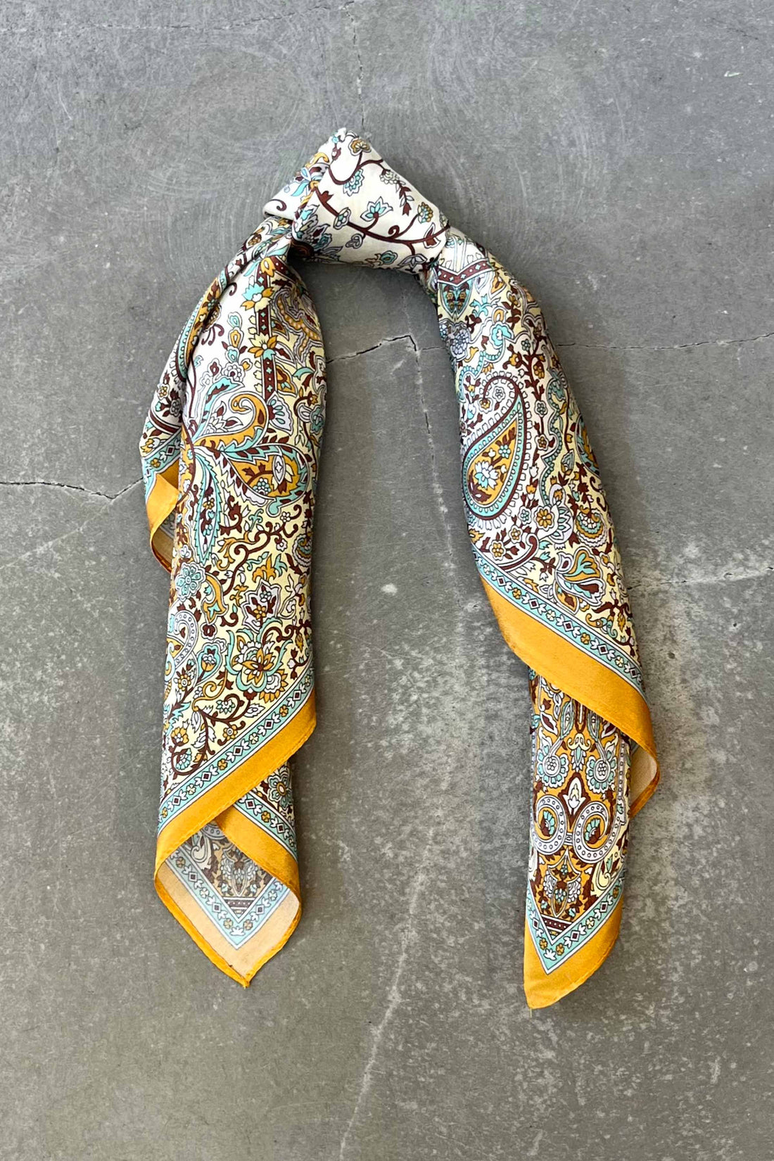 Silk scarf cream/yellow/mint paisley