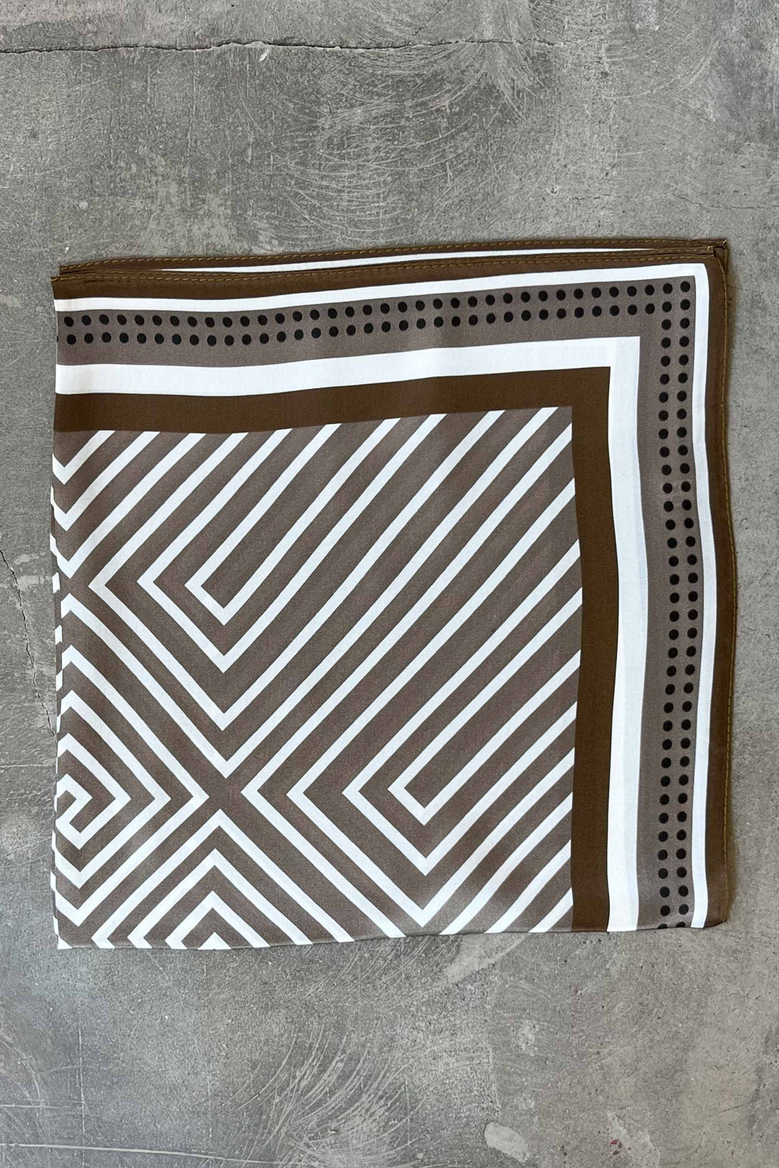 Silk scarf dark beige/off-white graphic