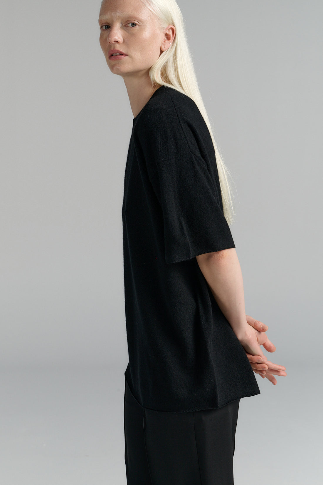 Rhea merino/cashmere knit t-shirt black