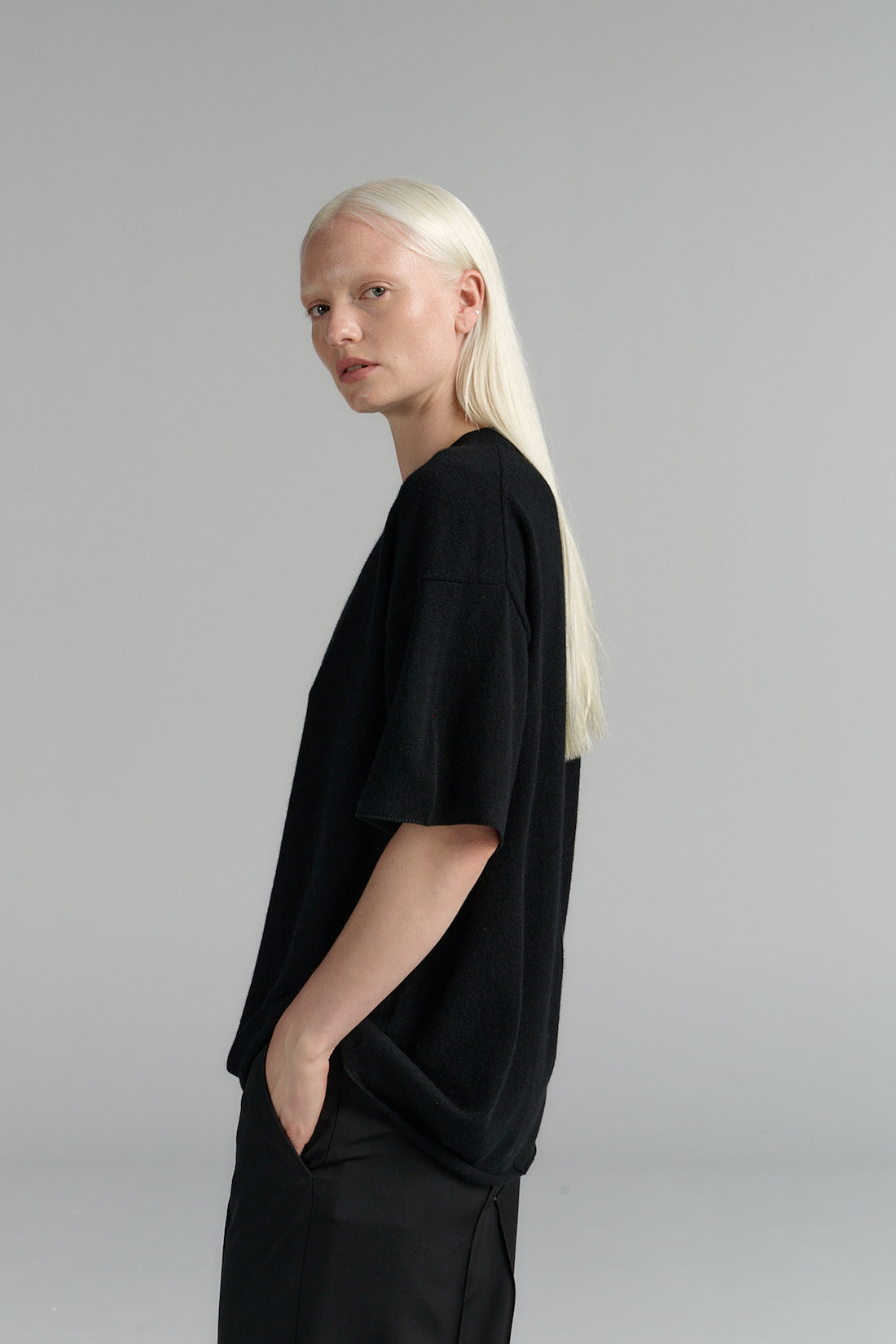 Rhea merino/cashmere knit t-shirt black