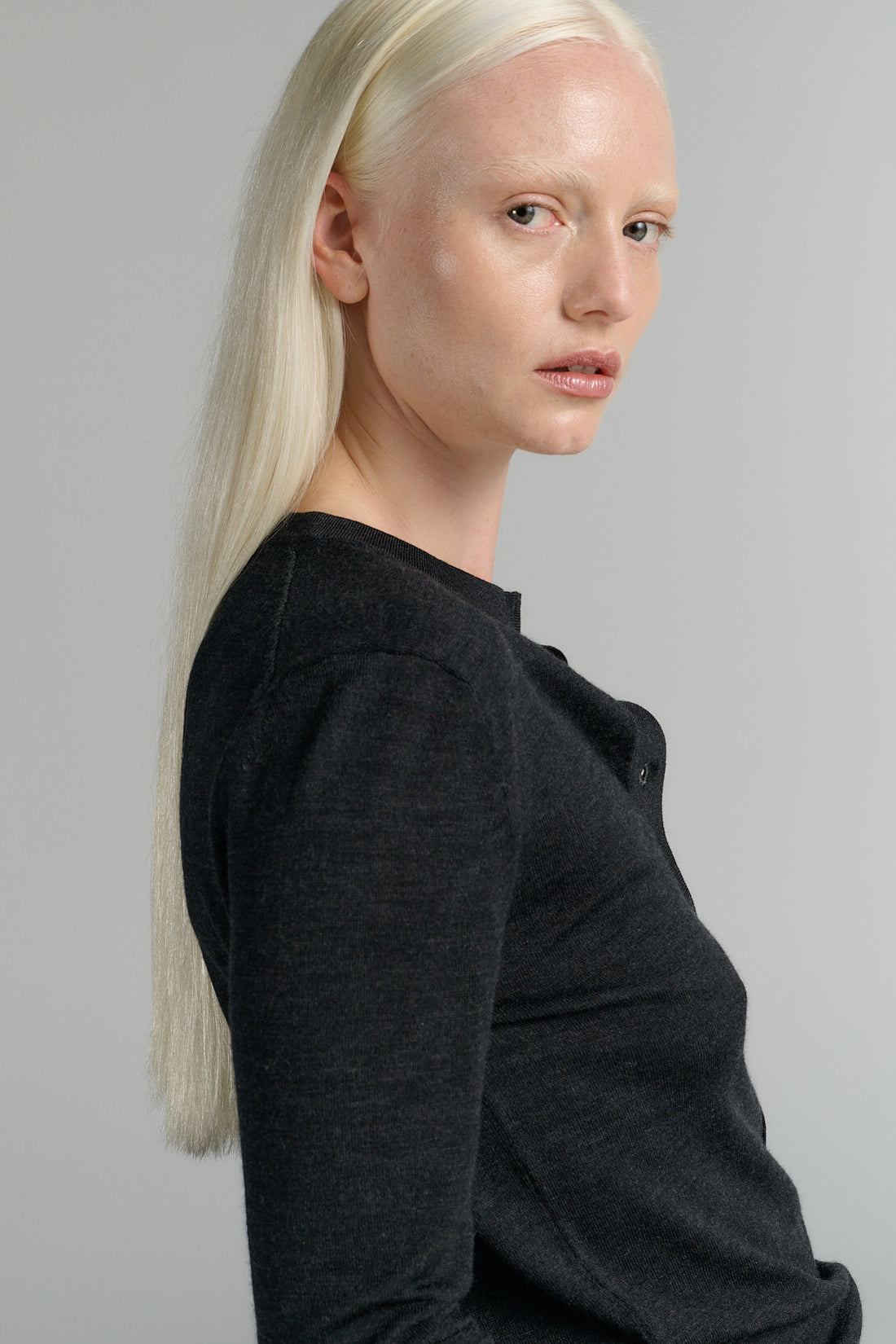 Rhea merino henley knit dark grey