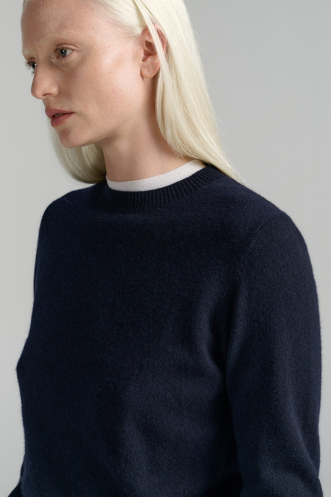 Rhea merino/cashmere crew neck navy