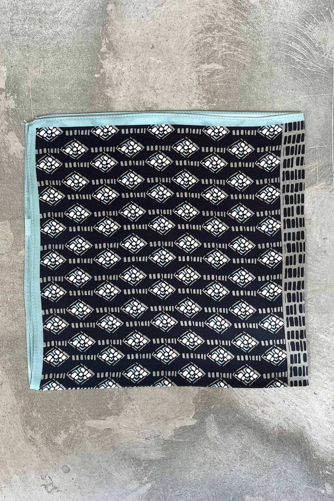 Silk scarf black/off-white/blue/graphic