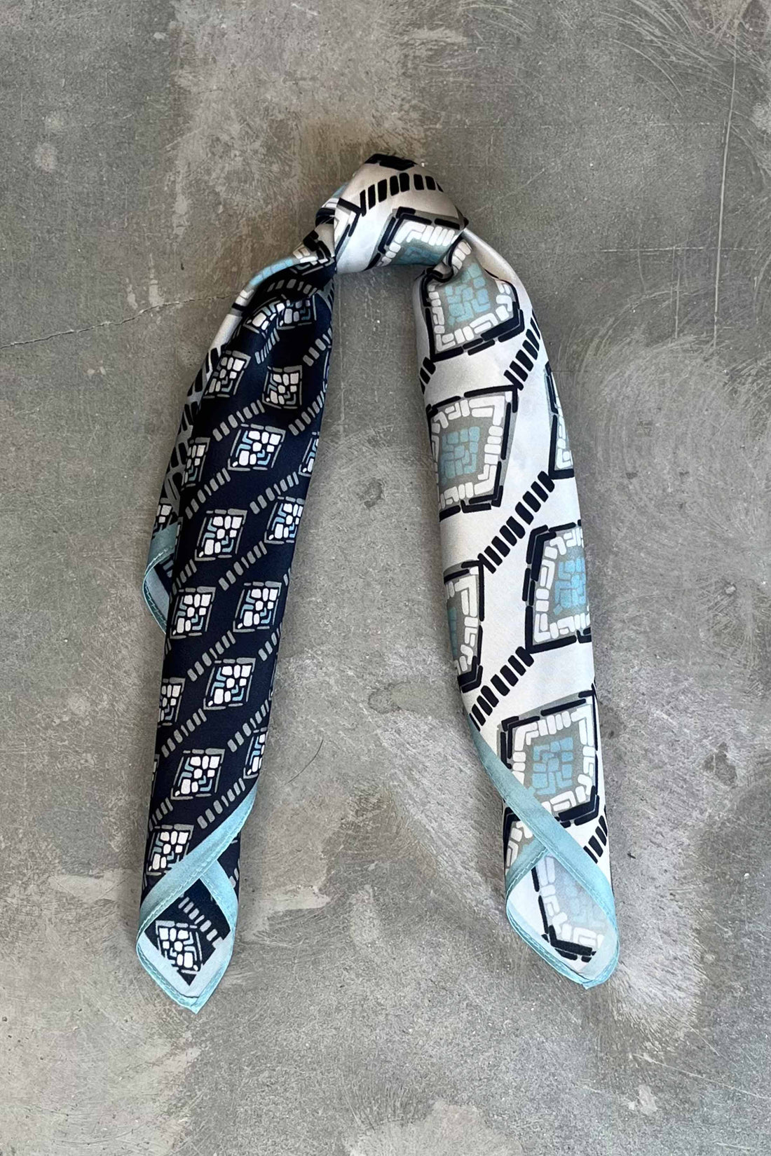 Silk scarf black/off-white/blue/graphic