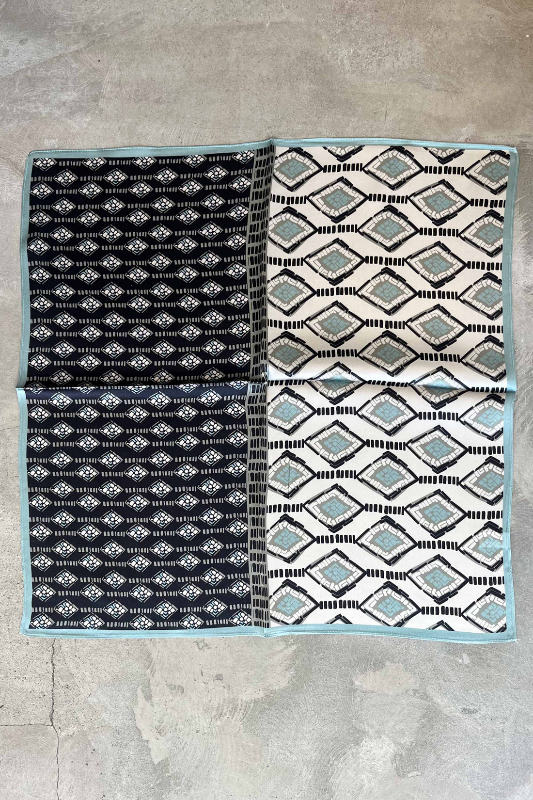 Silk scarf black/off-white/blue/graphic