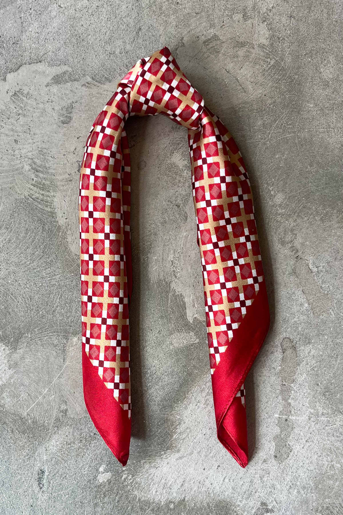 Silk scarf red/off-white/golden beige graphic