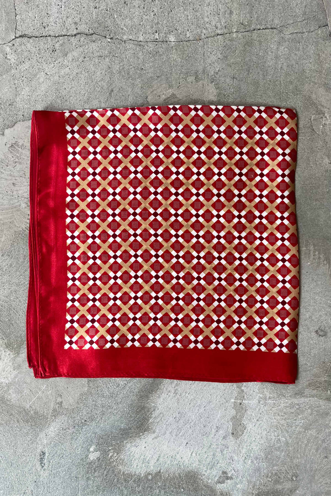 Silk scarf red/off-white/golden beige graphic