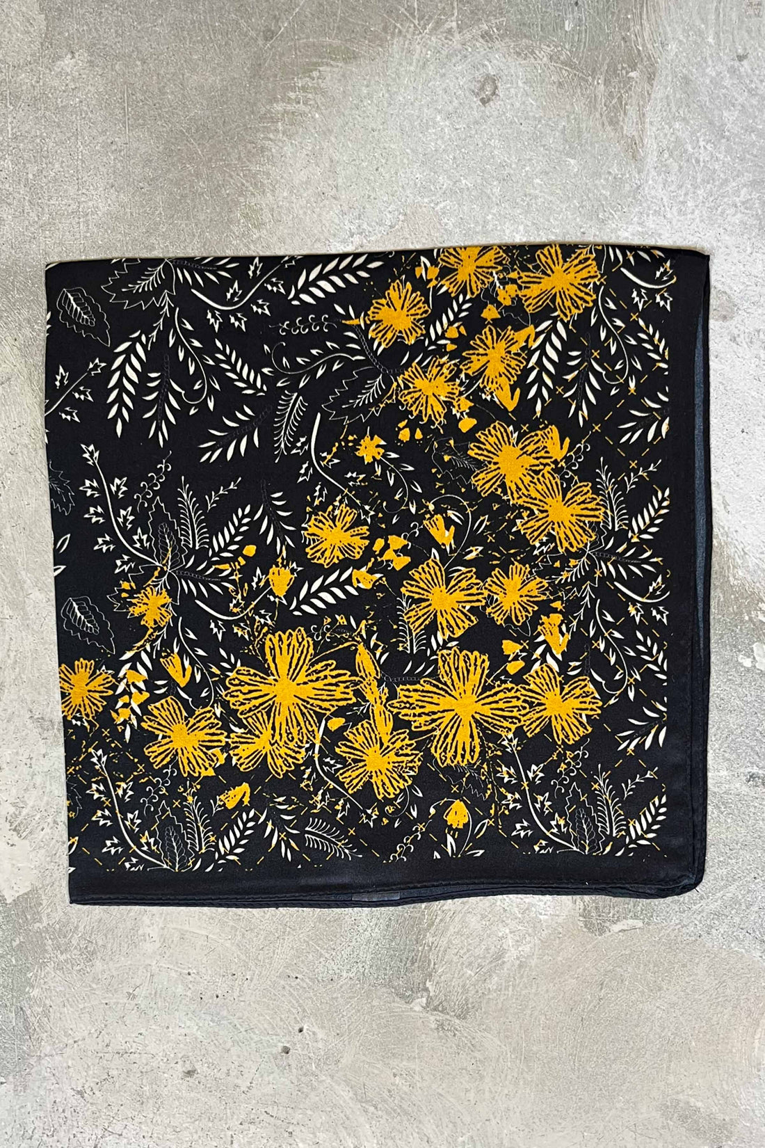 Silk scarf black/off-white/yellow flower