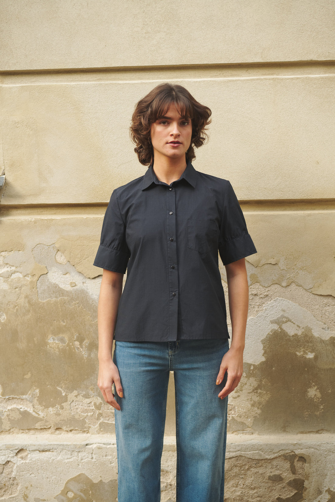 Laura short sleeve shirt black check