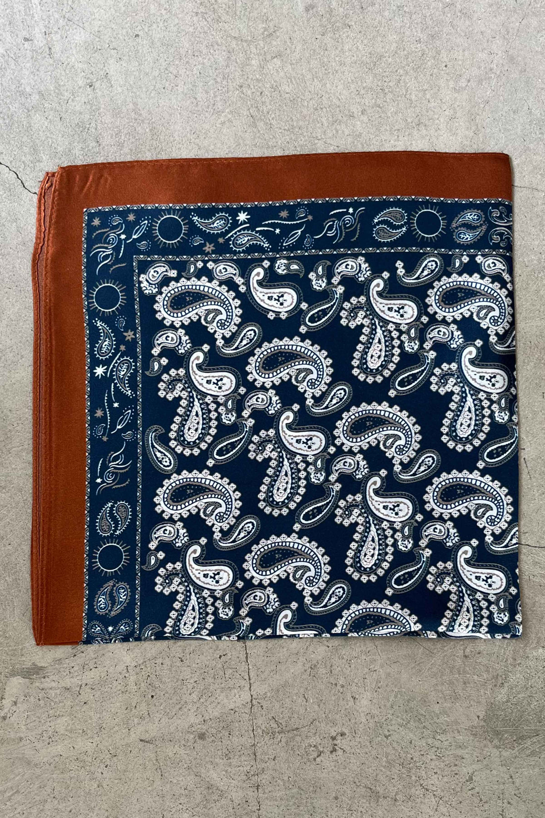 Silk scarf navy/off white paisley rust