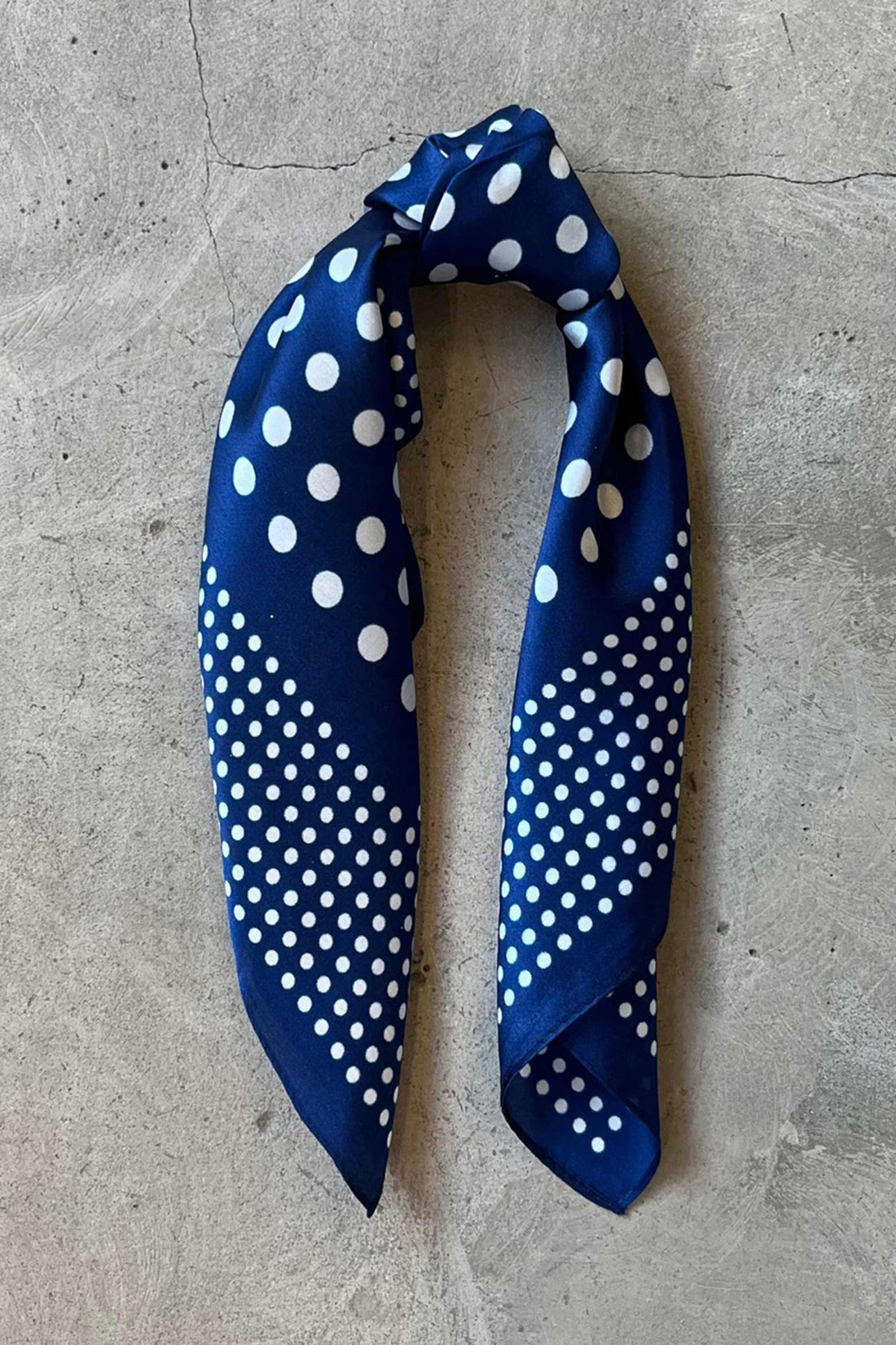 Silk scarf navy/white dots