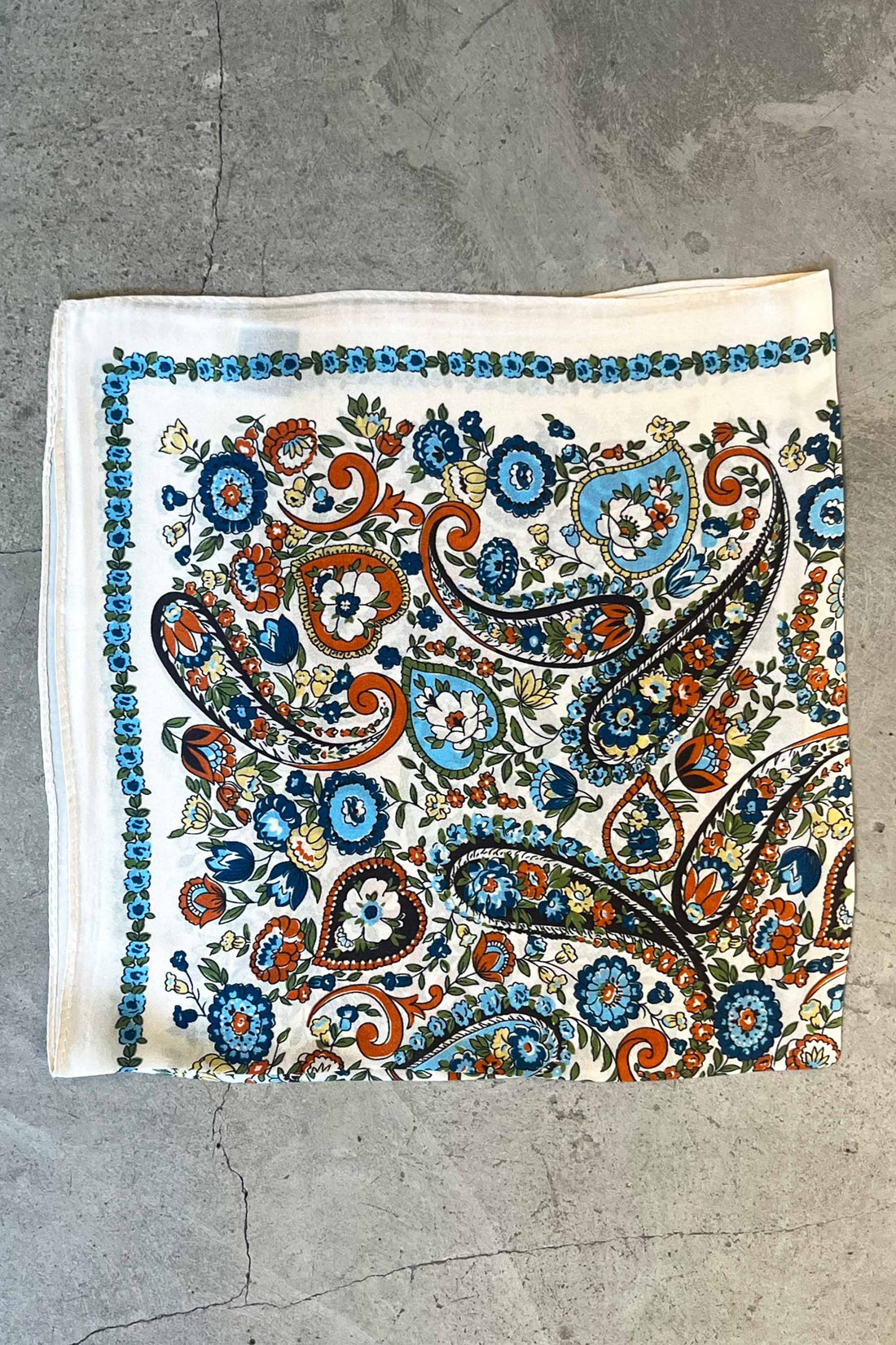 Silk scarf vanilla/blue/orange paisley