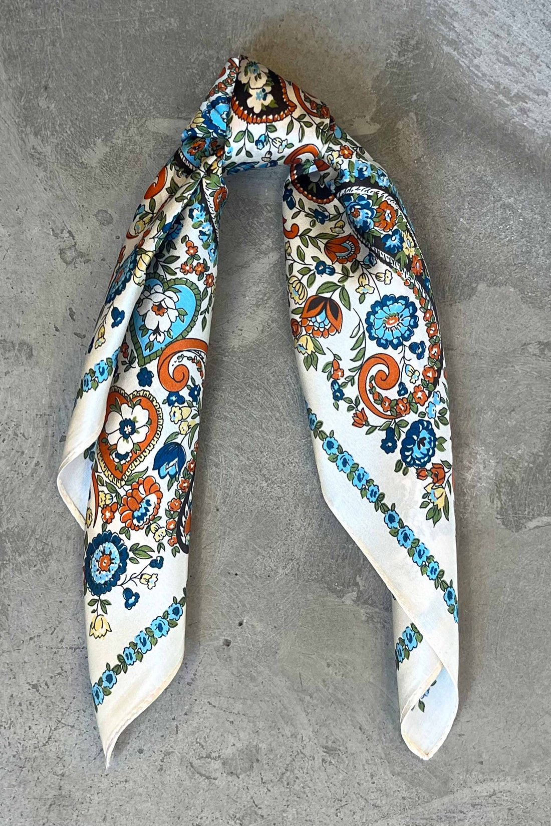 Silk scarf vanilla/blue/orange paisley