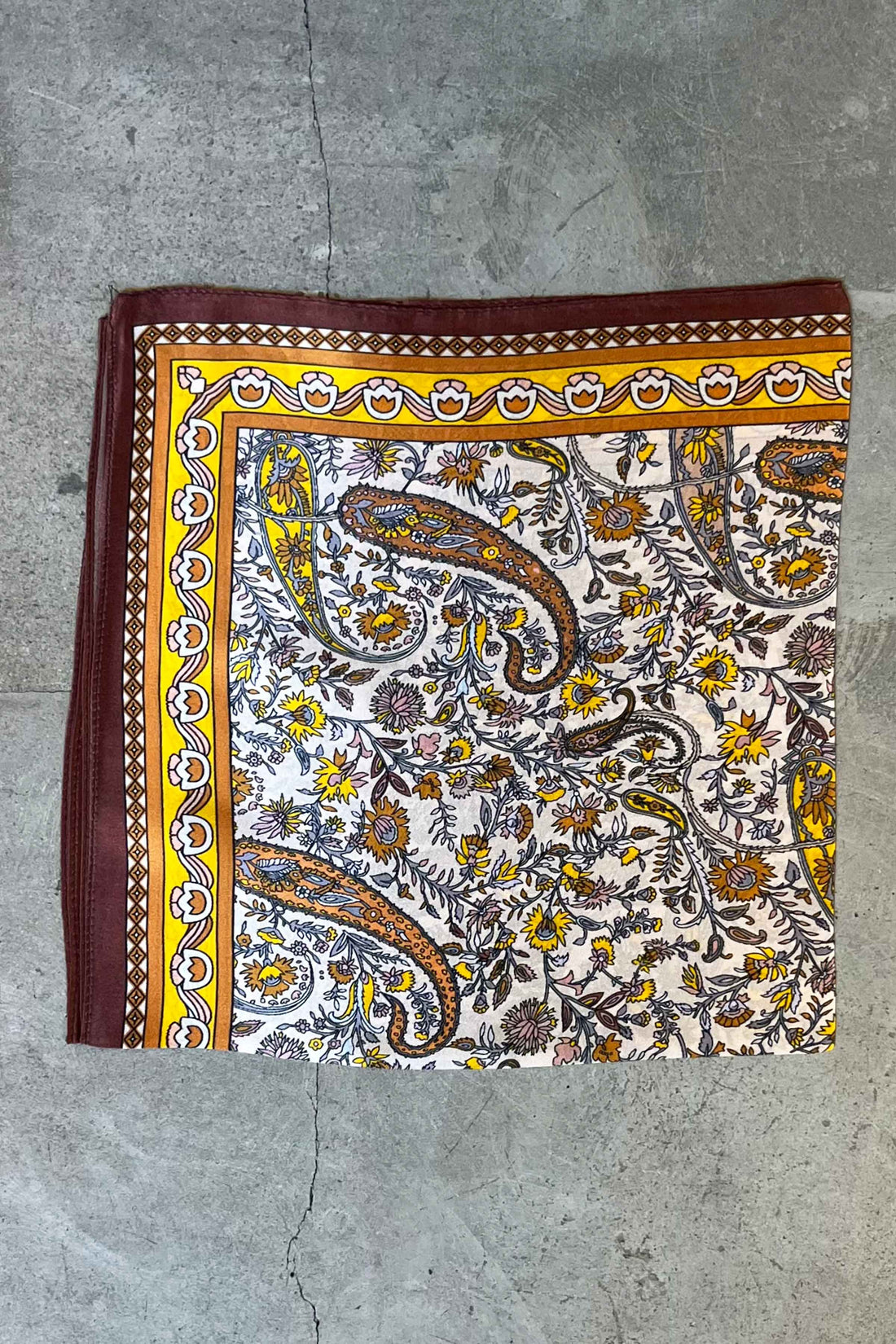Silk scarf off white/brown/yellow paisley