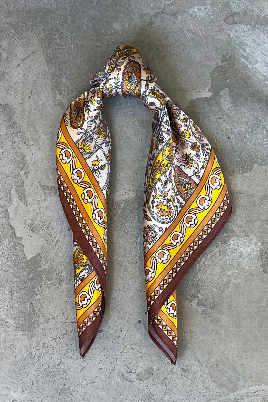 Silk scarf off white/brown/yellow paisley