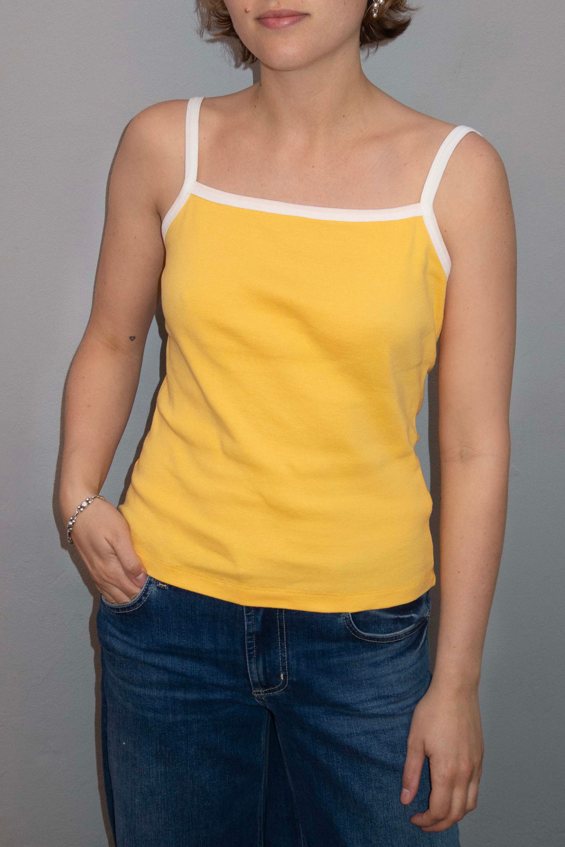 Aya top warm yellow/off-white