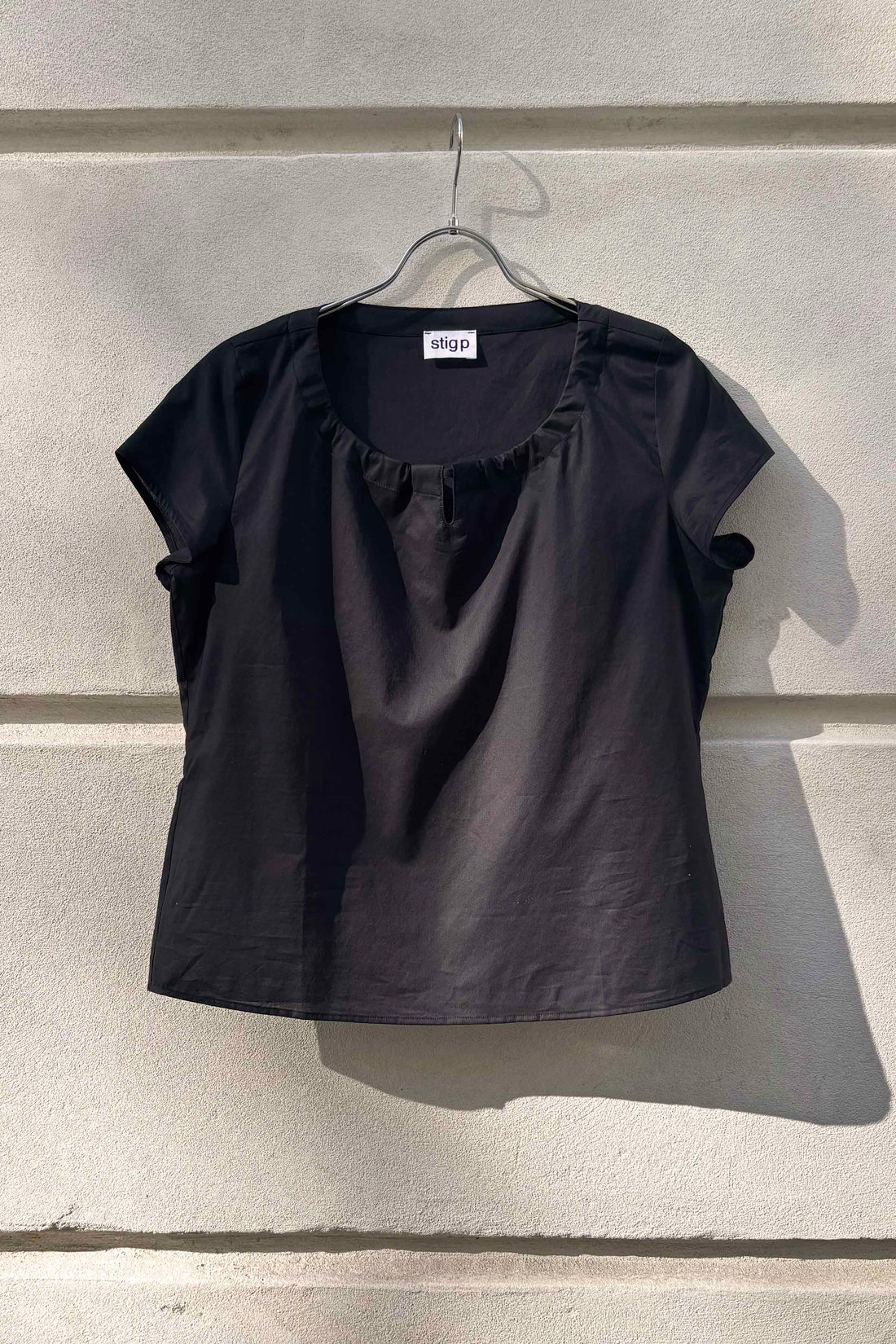 Carla top black