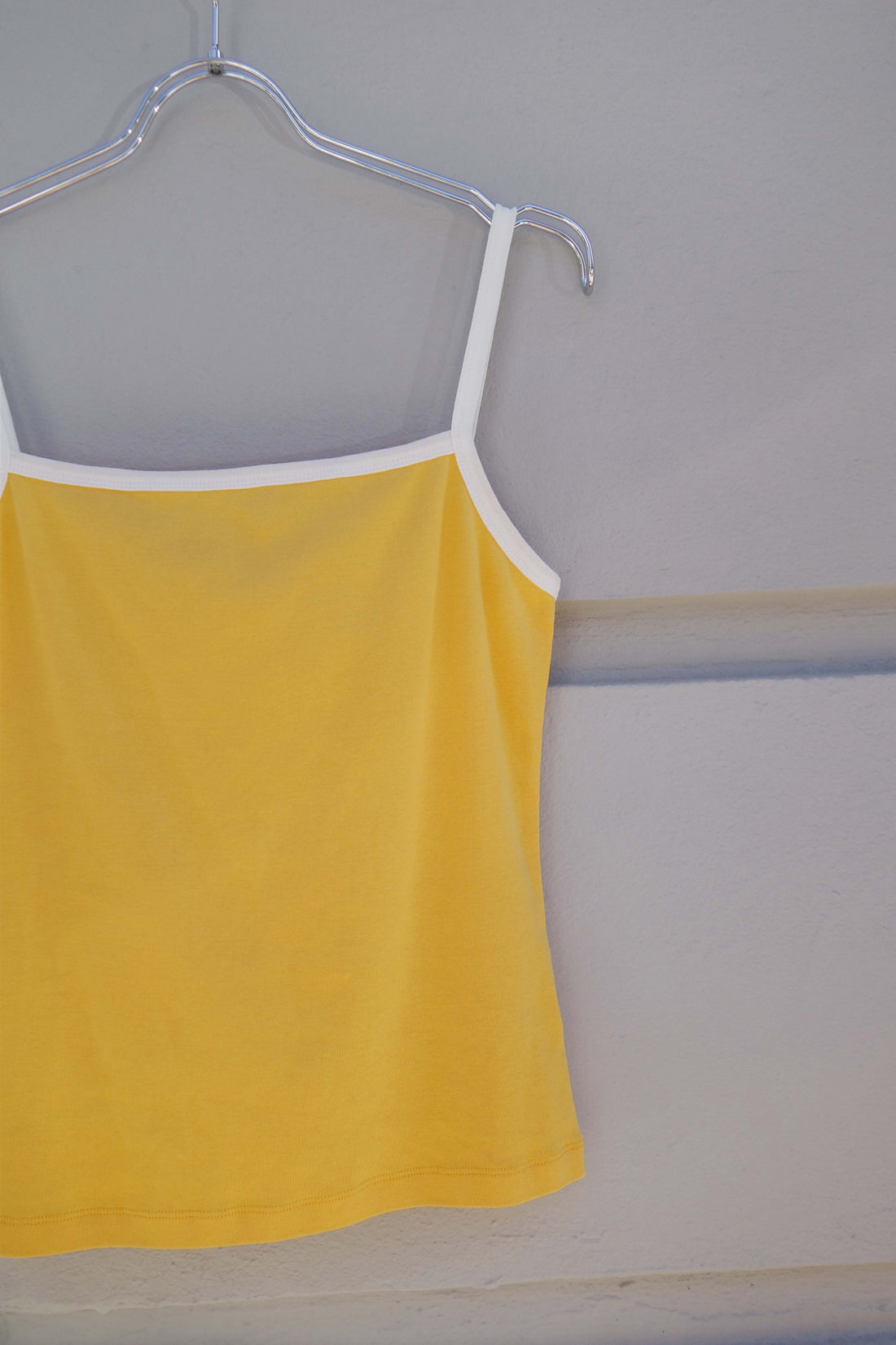 Aya top warm yellow/off-white