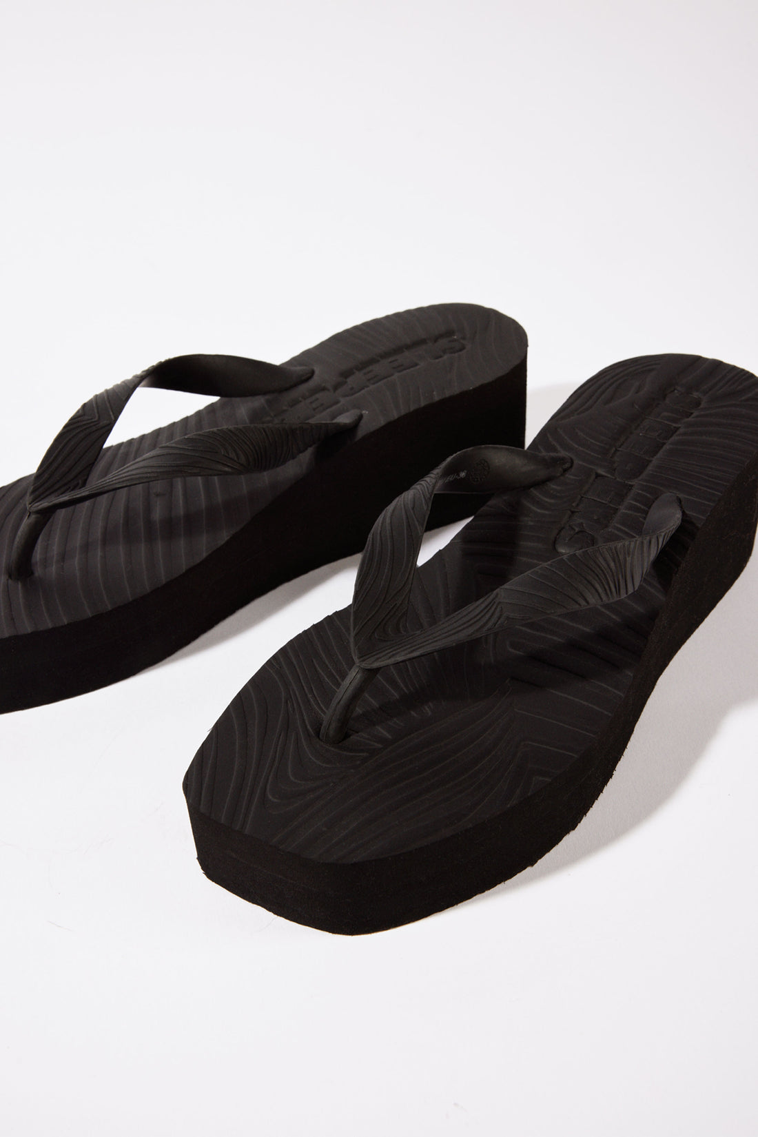 High platform black