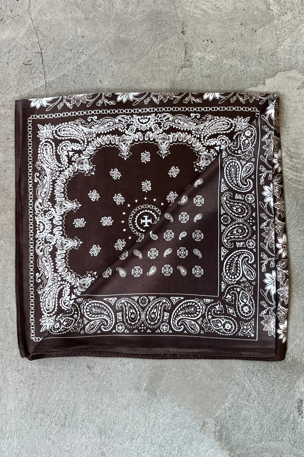 Silk scarf dark brown/off white paisley