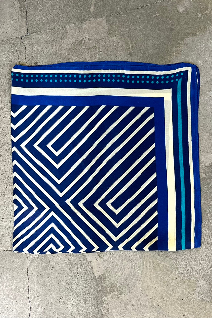 Silk scarf dark blue/vanilla graphic