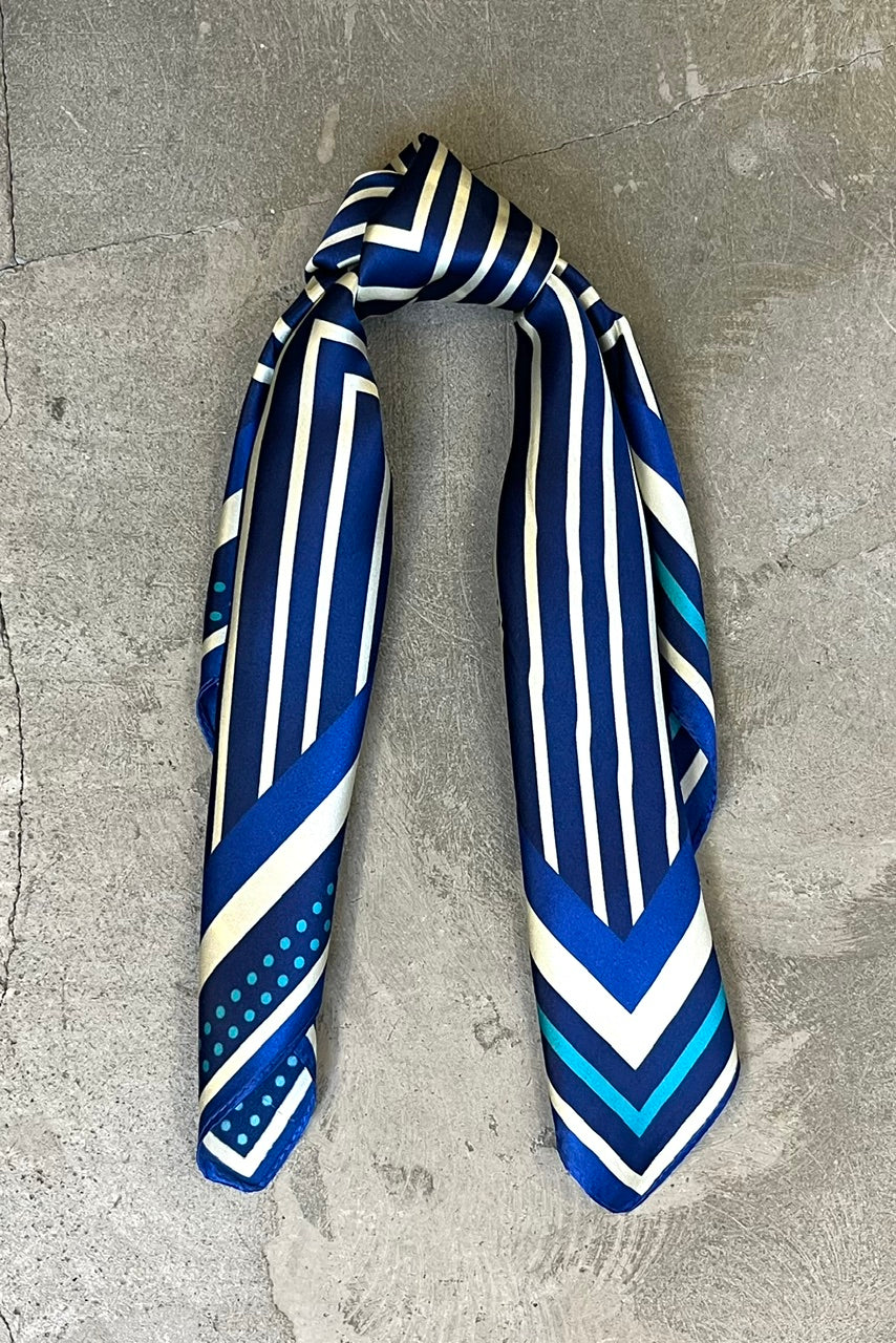 Silk scarf dark blue/vanilla graphic