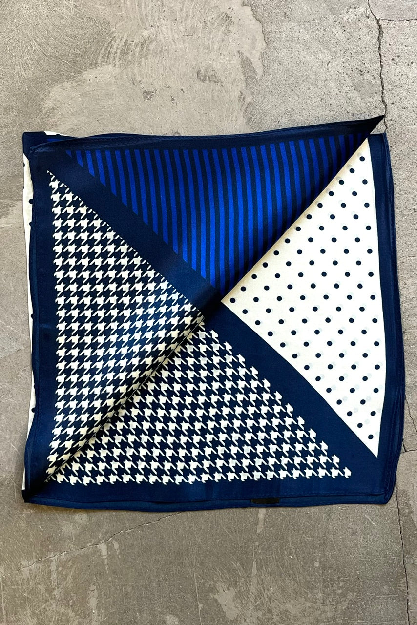 Silk scarf off-white/navy dots/blue graphic