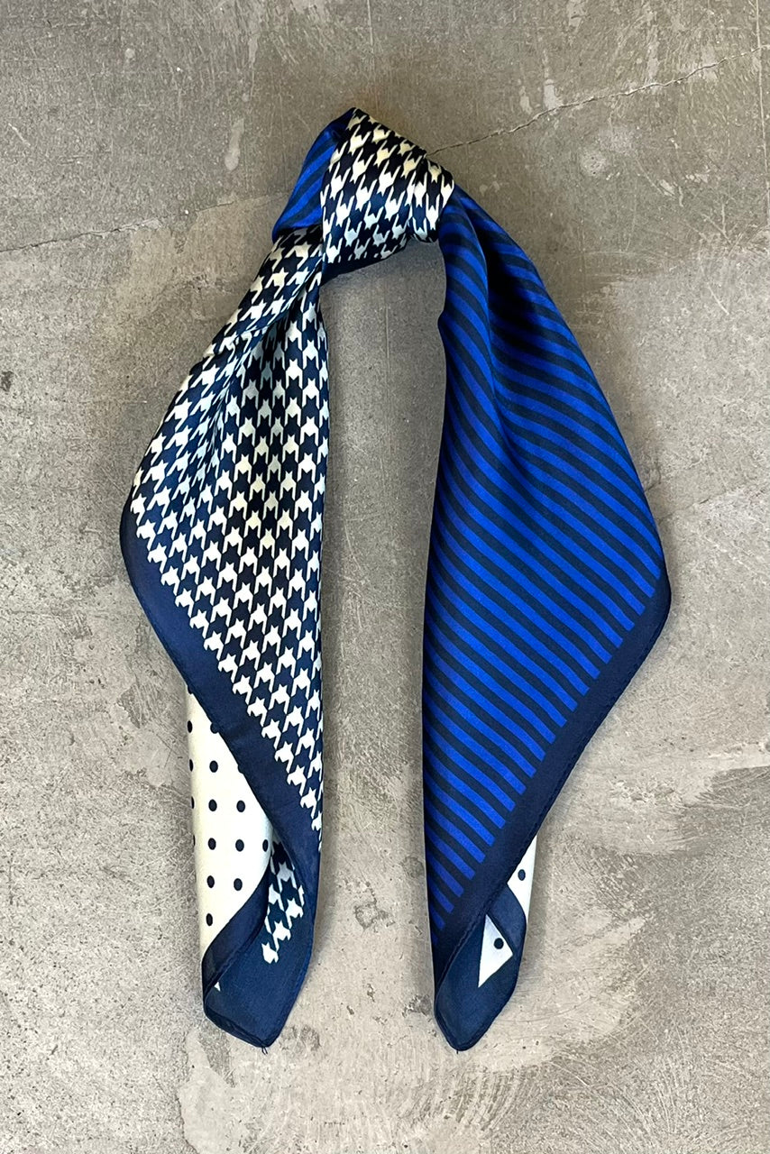 Silk scarf off-white/navy dots/blue graphic