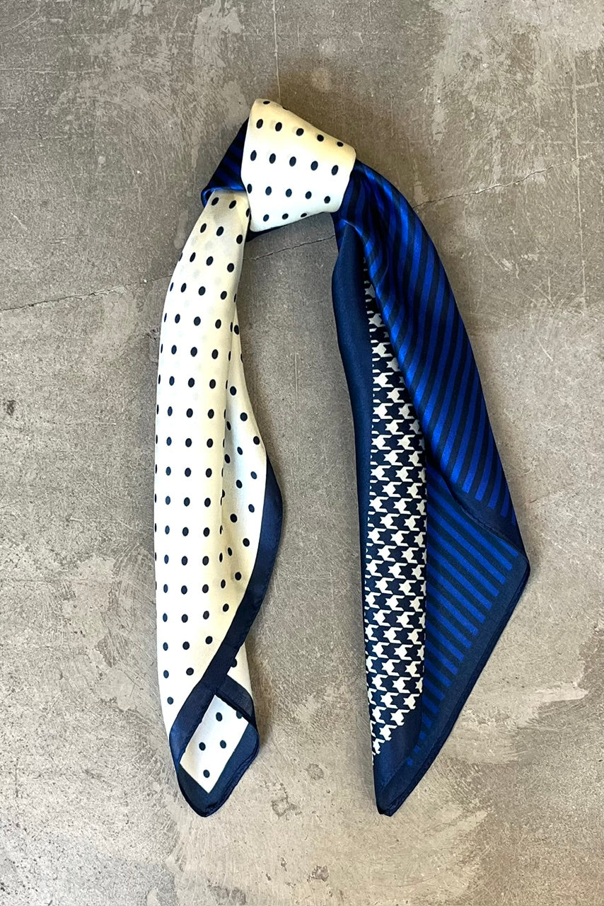 Silk scarf off-white/navy dots/blue graphic