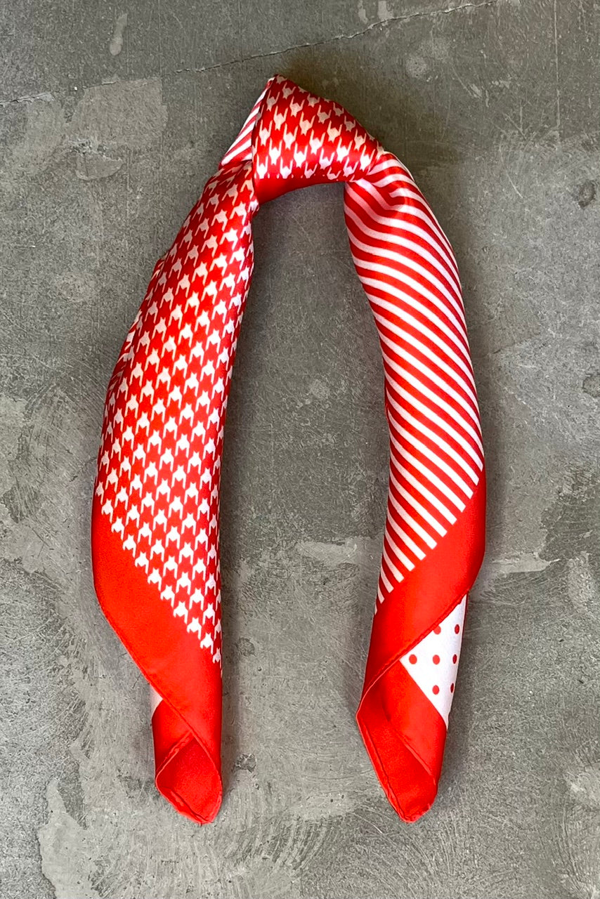 Silk scarf off-white/bright red dots/graphic