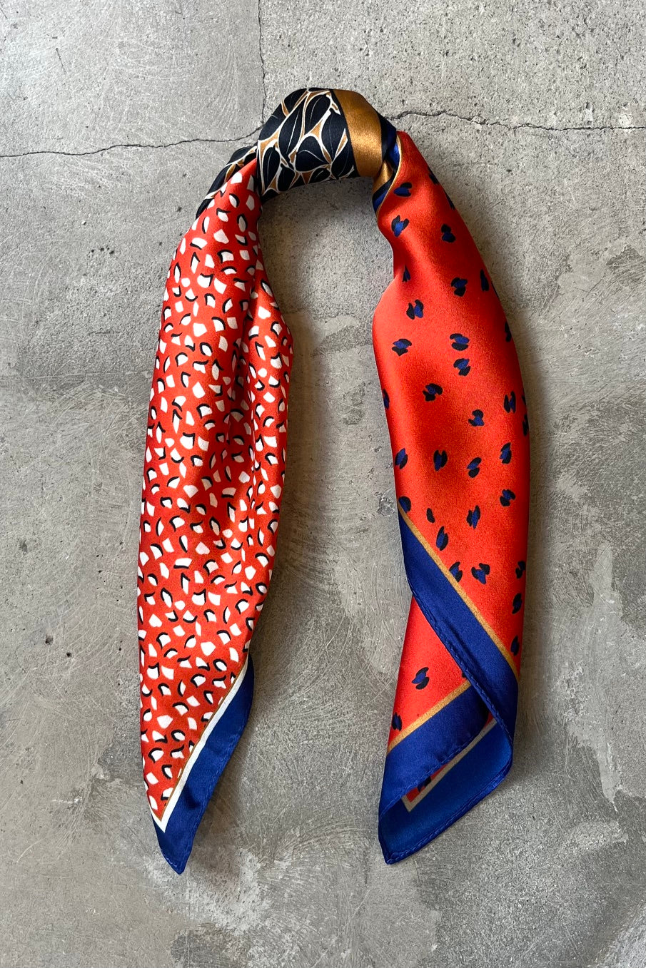 Silk scarf black/red/blue graphic