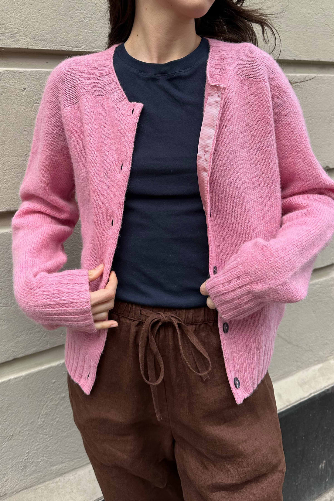 Lambswool crew-neck cardigan light pink