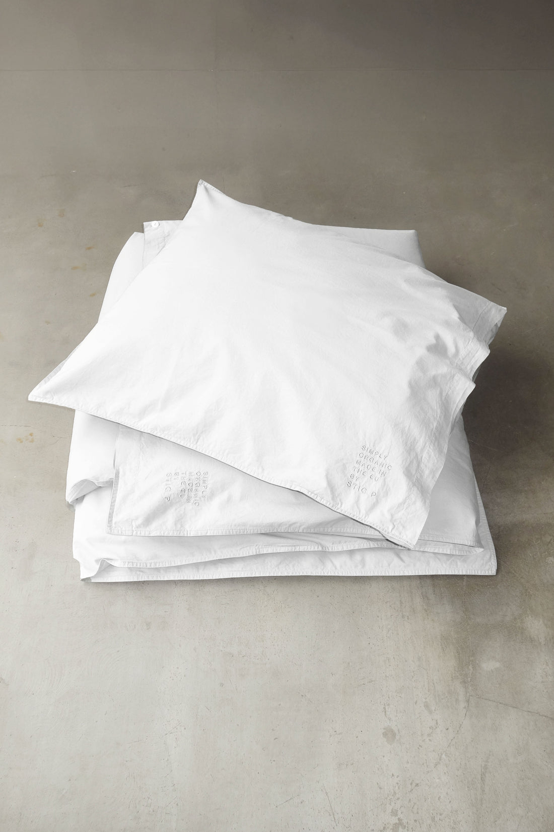 Duvet and pillow set white