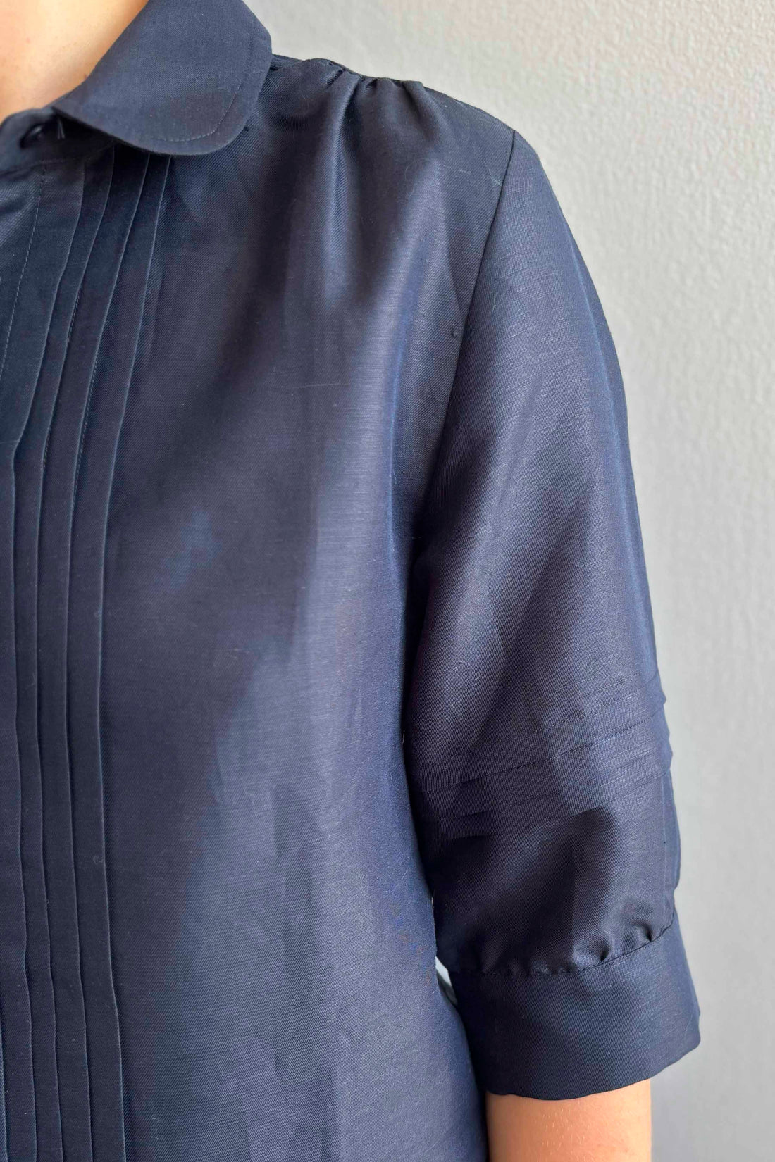 Stine shirt navy linen/cotton blend