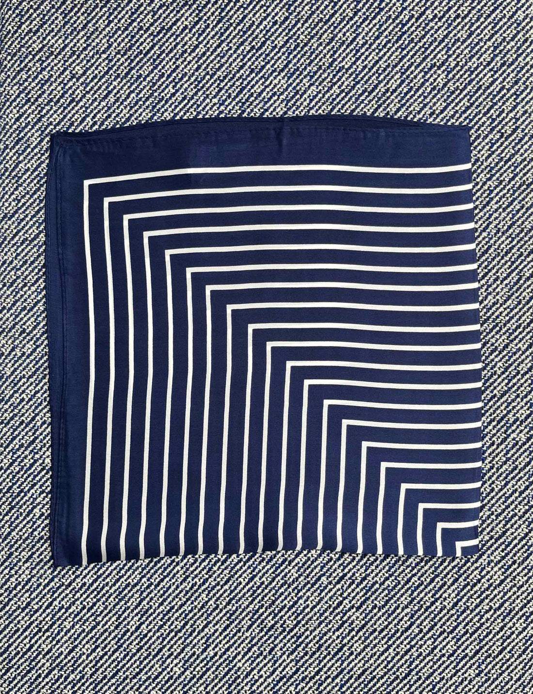 Silk scarf navy/off-white graphic stripes