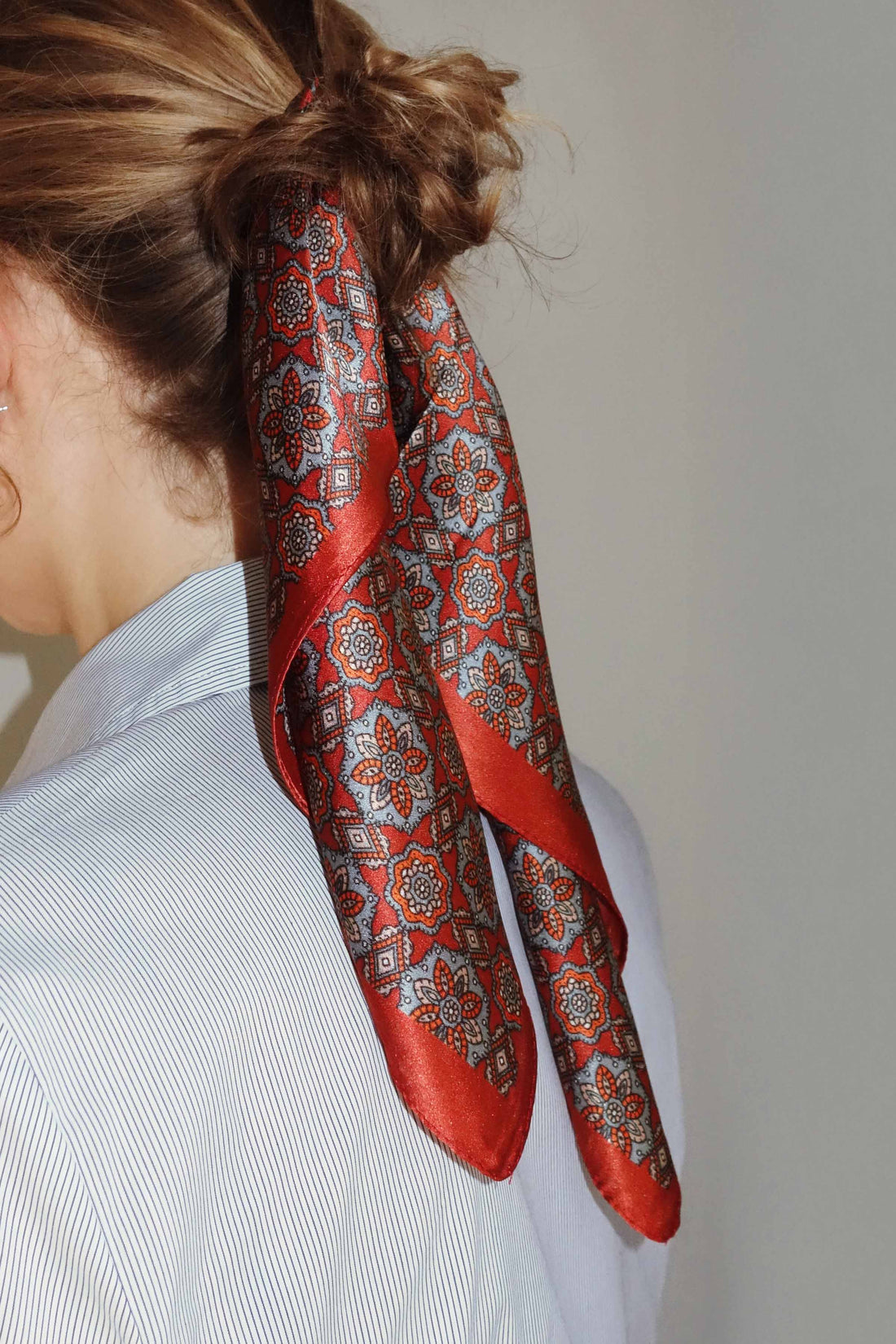 Silk scarf orange/blue graphic flower